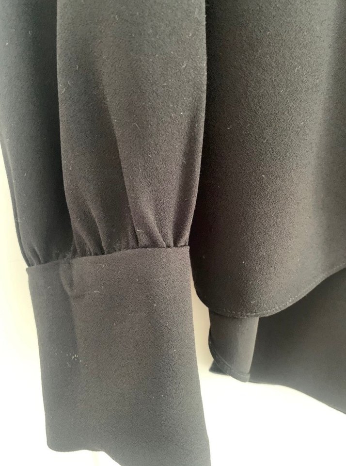 Siyah V Yakalı Uzun Kollu Kadın Bluz - Görsel 2