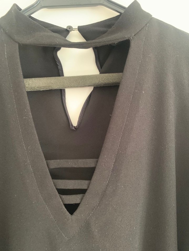 Siyah V Yakalı Uzun Kollu Kadın Bluz - Görsel 3