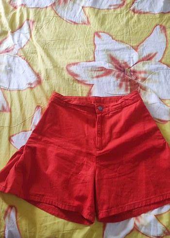 Düğmeli Kırmızı Mini kız çocuk Şort - Görsel 3