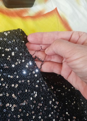 Parlak Pul Detaylı Siyah Mini Bluz - Görsel 3