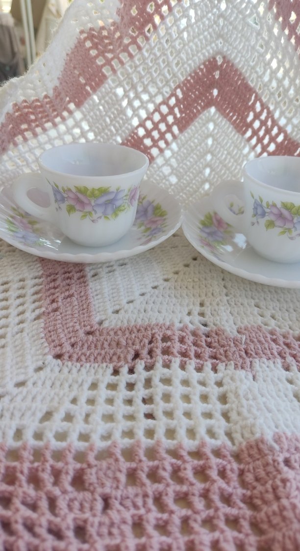 Pastel Çiçek Desenli Beyaz Fincan ve Tabağı - Görsel 2