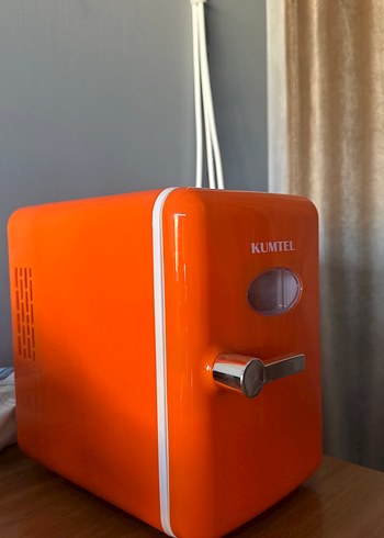 Kumtel Renkli Turuncu Mini Buzdolabı