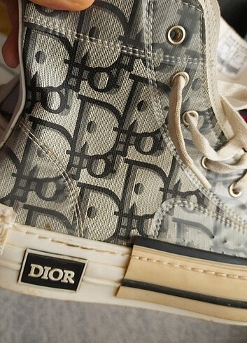 Diğer Dior konvers