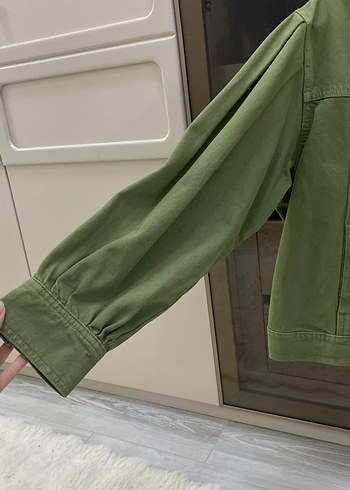 Zara Kadın Haki Düğmeli Kısa Ceket