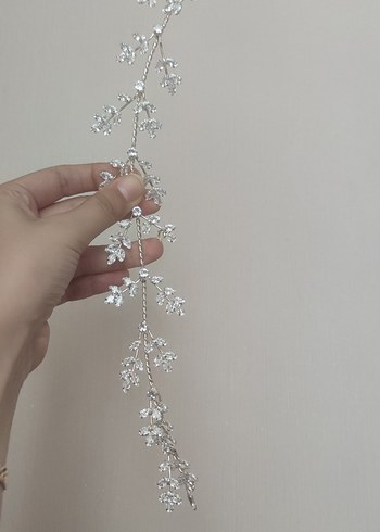 Beyaz Pullu Metal Saç Aksesuarı