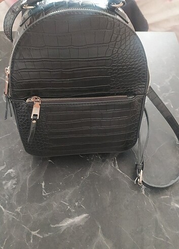 Stradivarius sırt çantası siyah