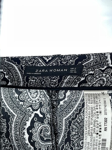 s Beden çeşitli Renk Zara Kumaş Pantolon %70 İndirimli.