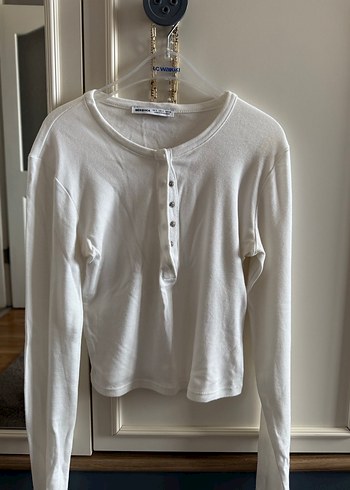 bershka basic yakalı üst