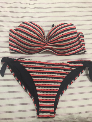 Renkli bikini