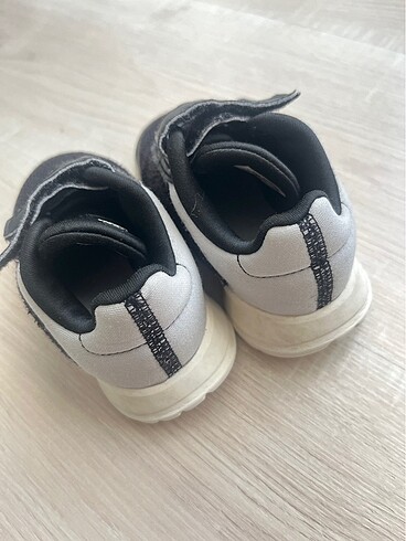 21 Beden Adidas ayakkabı
