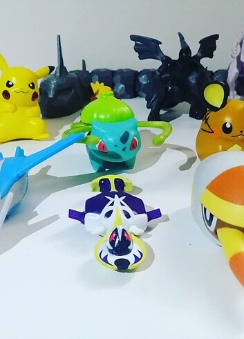 POKÉMON FİGÜRLERİ 17 ADET VE 1 ADET POKÉMON YAZISI (EN ÖNCEKİ YU
