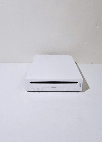 NiNTENDO Wii OYUN KONSOLU RVL-001 BEYAZ RENK CD İLE DENENMISTIR