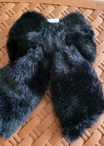 Siyah Kürklü Büyük Fiyonk  Toka - Görsel 2