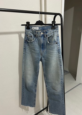 32 Beden mavi Renk Kadın zara Açık Mavi Normal Paça Denim Pantolon