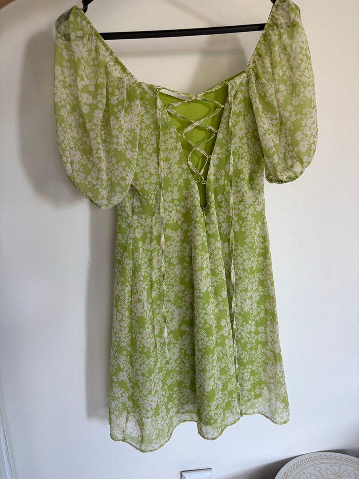 Çiçekli kısa Elbise - Görsel 2