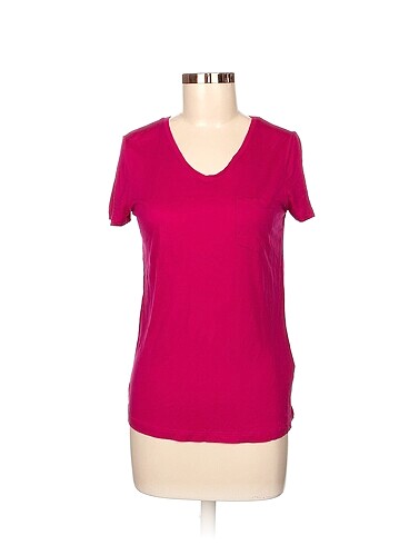 Defacto T-shirt %70 İndirimli.