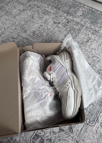 Beyaz Bağcıklı Adidas Kadın Spor Ayakkabı - Görsel 6