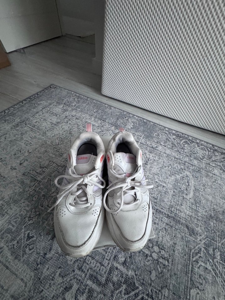 Beyaz Bağcıklı Adidas Kadın Spor Ayakkabı - Görsel 5