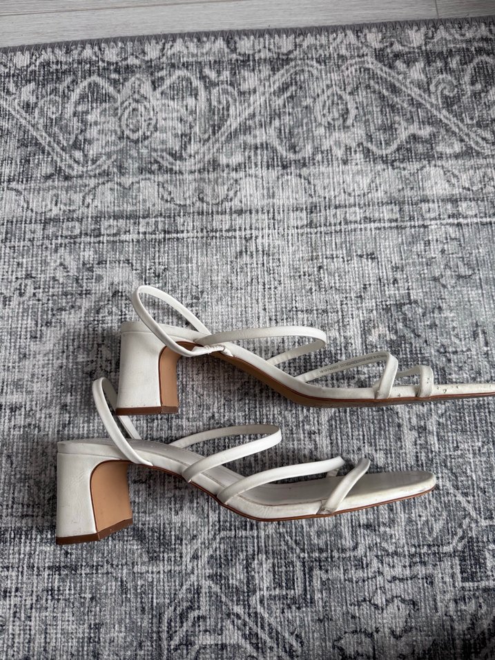 Kalın topuklu sandalet - Görsel 3