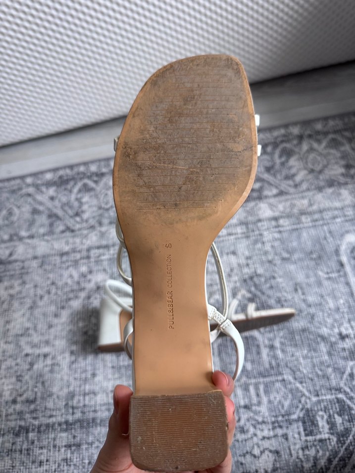 Kalın topuklu sandalet - Görsel 4