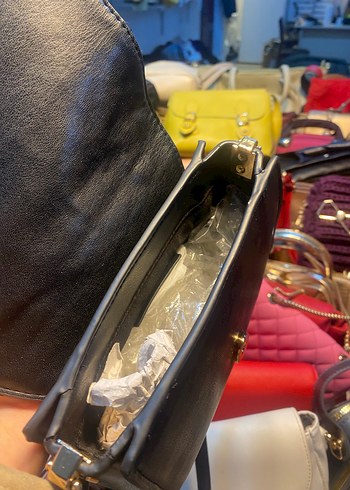 Kilitli Siyah Deri Kadın Çanta - Görsel 4