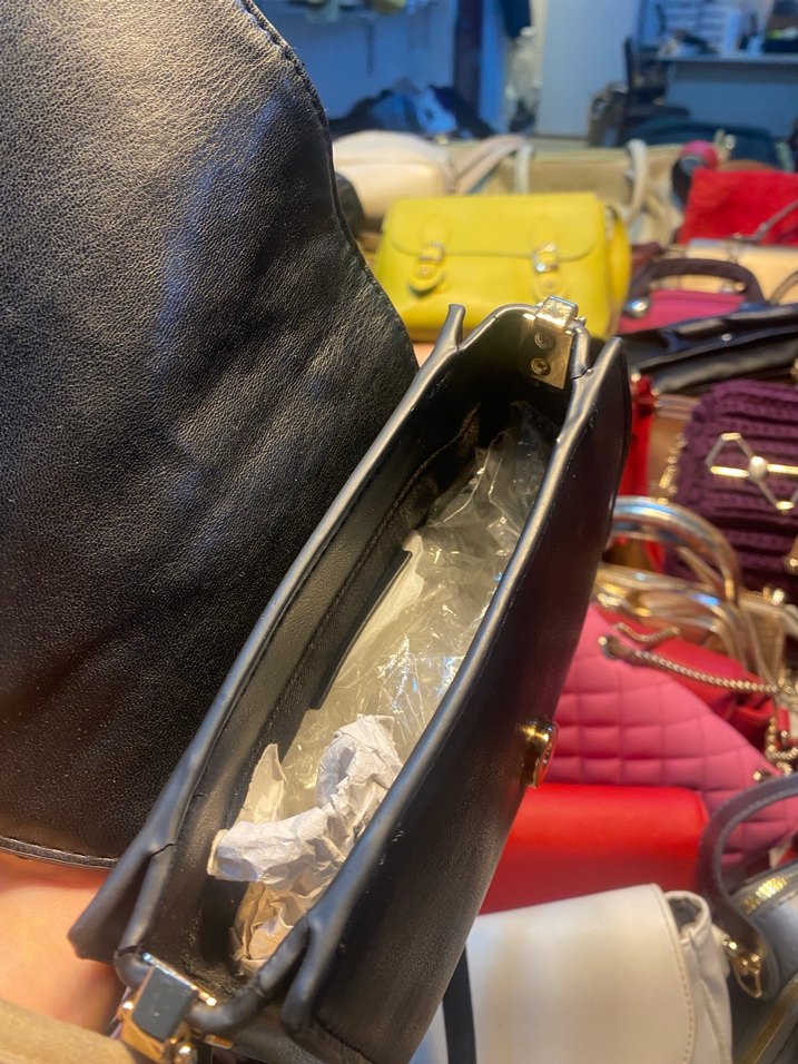 Kilitli Siyah Deri Kadın Çanta - Görsel 4