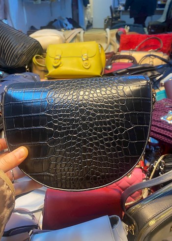 Kilitli Siyah Yılan Derisi Desenli Deri Çanta - Görsel 2