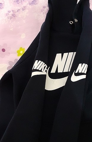 kapşonlu sweatshirt