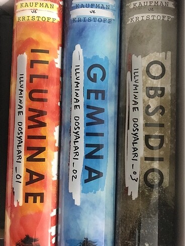 ILLUMINAE DOSYALARI SERİSİ