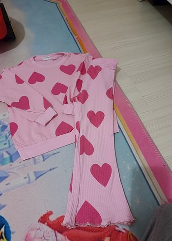 Pembe Kalp Desenli Takım