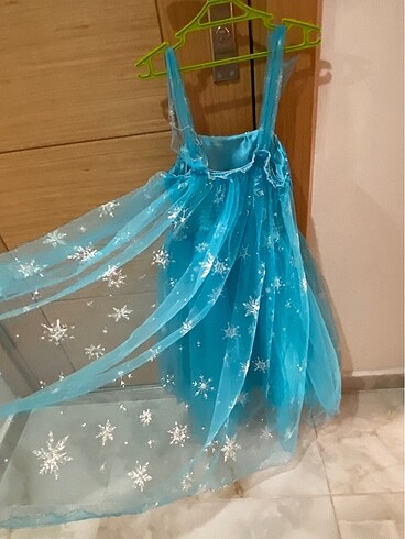 LC Waikiki Elsa elbisesi