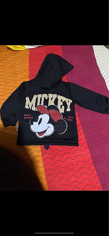 Mickey Mouse etiketli sıfır ürün