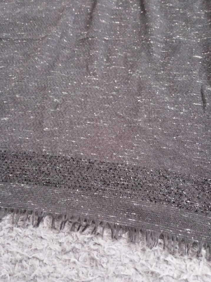 siyah  Düz Desen baş örtüsü - Görsel 2