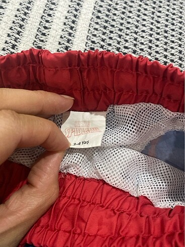 Diğer Spiderman desenli mayo