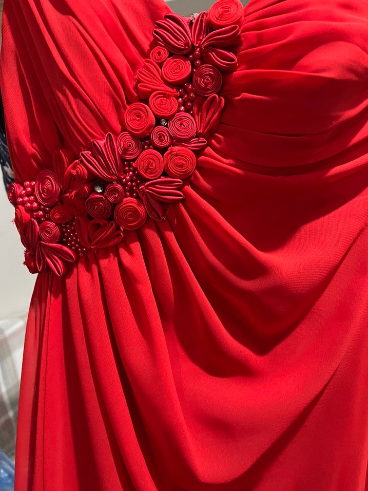 Kırmızı Drapeli Uzun Straplez Abiye Elbise - Görsel 4