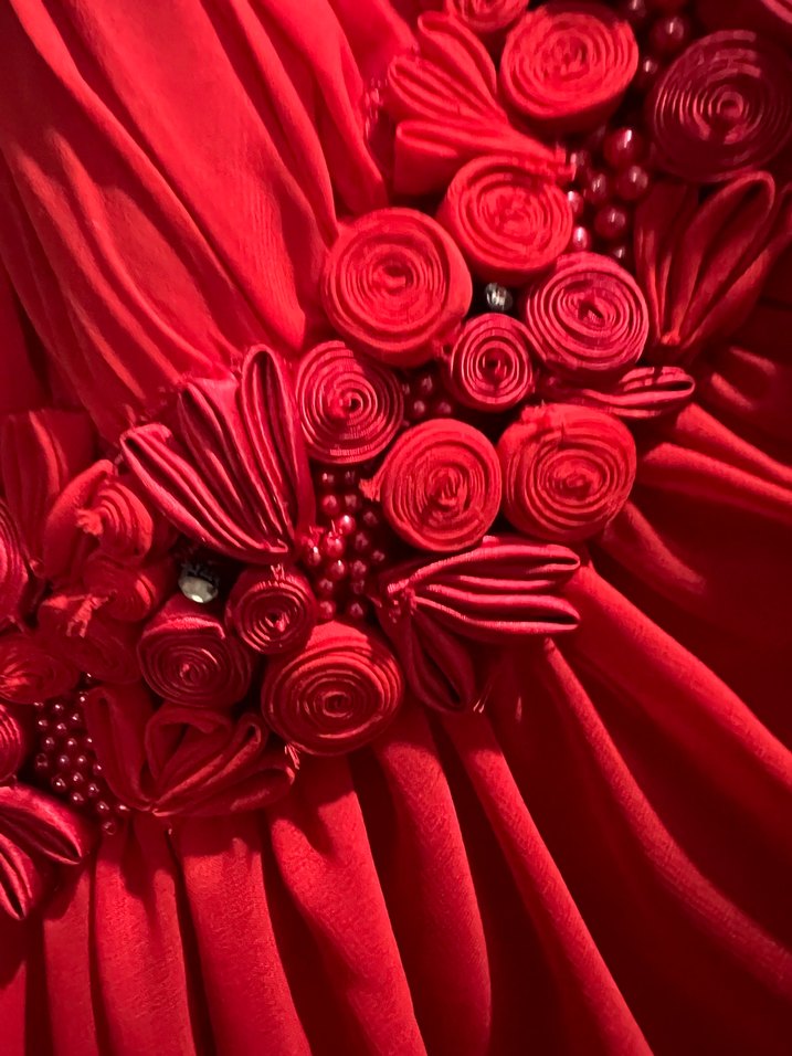 Kırmızı Drapeli Uzun Straplez Abiye Elbise - Görsel 3