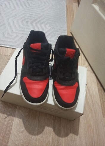 41 Beden kırmızı Renk Nike ayakkabı