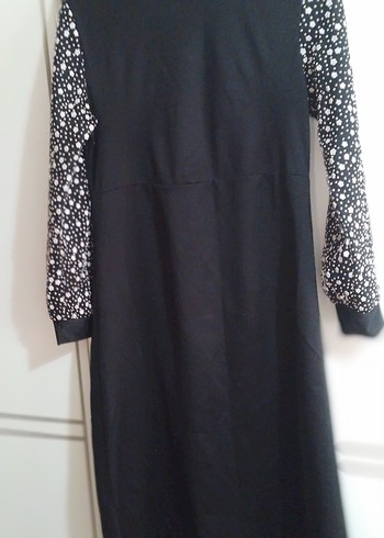 Parlak Papatya Desenli Kol Detaylı Siyah Uzun Elbise - Görsel 2