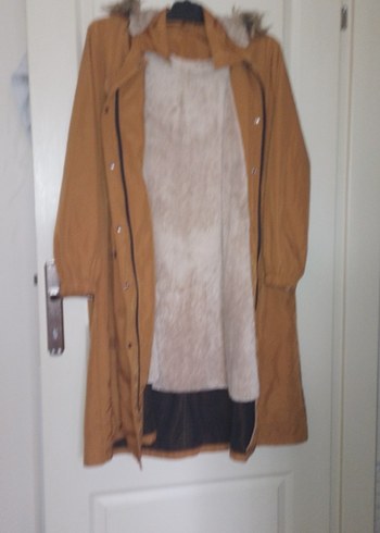 Kapüşonlu içi kürklü mont - Görsel 4