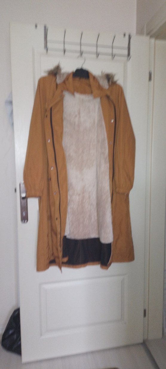 Kapüşonlu içi kürklü mont - Görsel 4