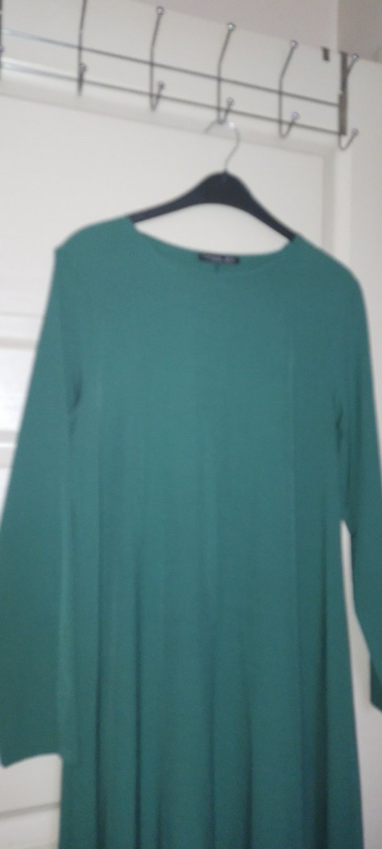 Uzun kollu yeşil renk kadın tesettür elbise - Görsel 3