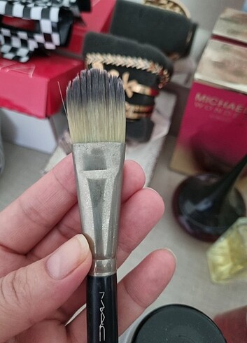 Beden MAC 190 FONDÖTEN FIRÇASI