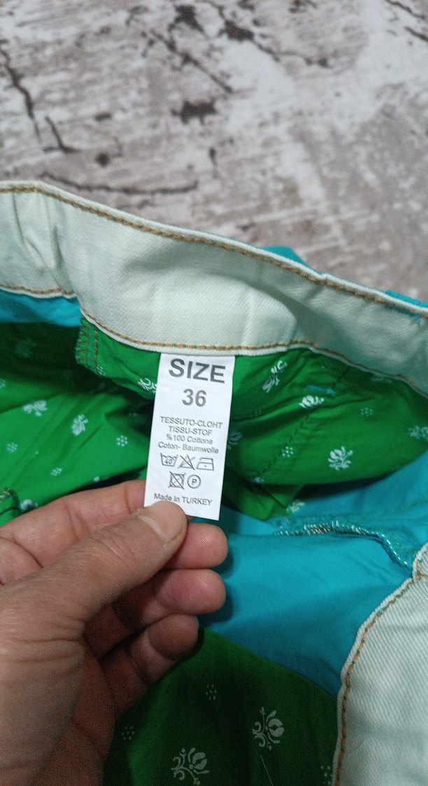 Turkuaz Renkli Rahat Erkek Mini Şort - Görsel 3