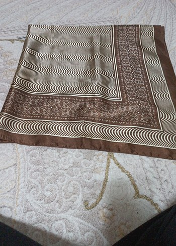 Kadın Siyah Desenli eşarp - Görsel 2