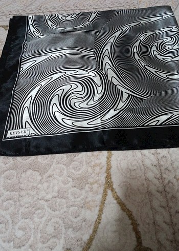 Kadın Siyah Desenli eşarp - Görsel 3