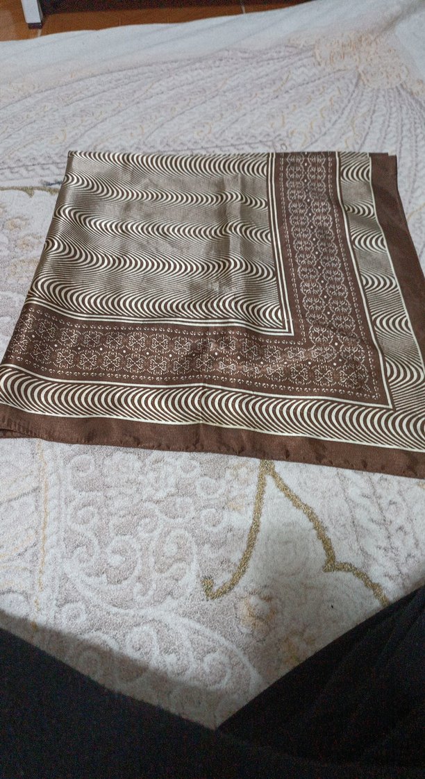 Kadın Siyah Desenli eşarp - Görsel 2