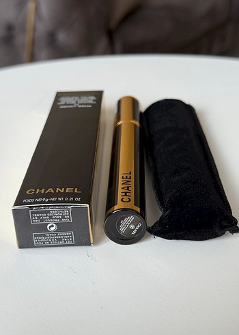 Chanel Koyu Renk Maskara - Görsel 2