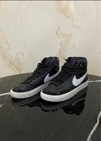 Siyah Beyaz Kadın Spor Ayakkabısı