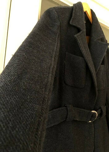 l Beden gri Renk Kışlık kemerli şik bir ceket. Mont
