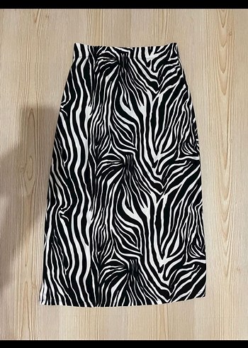 Zebra Desenli Pilili Midi Etek